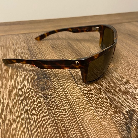 Electric sunglasses - Picture 5 of 10